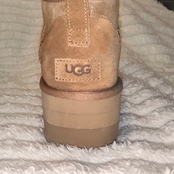 tan Ugg platforms never worn size woman's 10 - Picture 9 of 12